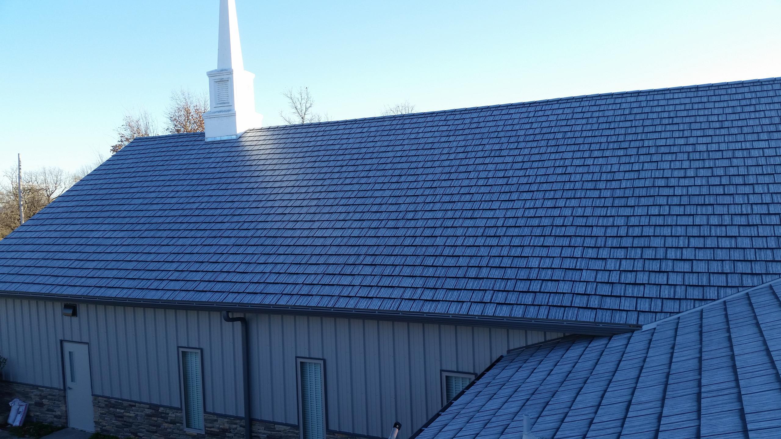 Generations HD Shake Charcoal Gray Roofing was selected for this church as a result of its unmatched warranty and the rustic dimension and naturalism to traditional hand-split cedar shakes.