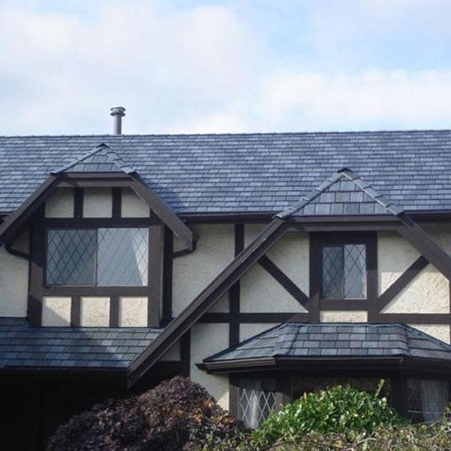 Arrowline Slate Stone Blend Roofing provided additional character to this home in British Columbia