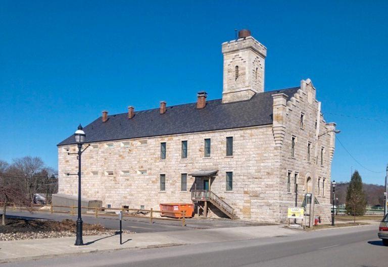 A beautiful stone building in Pennsylvania chose an EDCO ArrowLine Slate roof in Statuary Bronze Enhanced color to give the historical nature of the building timeless style and durability.