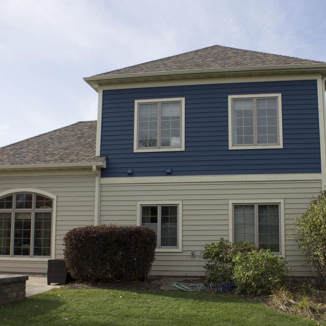 After this home was severely damaged in a hail storm, the homeowners chose D4" steel siding for their home because of the hail and fade protection it offered. 
